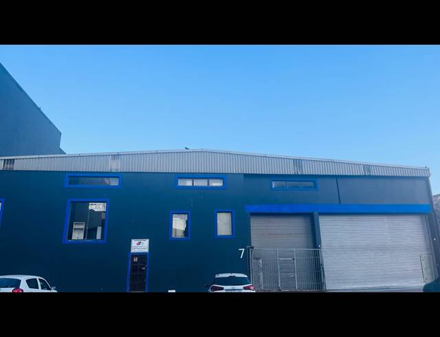1,400M² WAREHOUSE FOR SALE IN NORTH BEACH